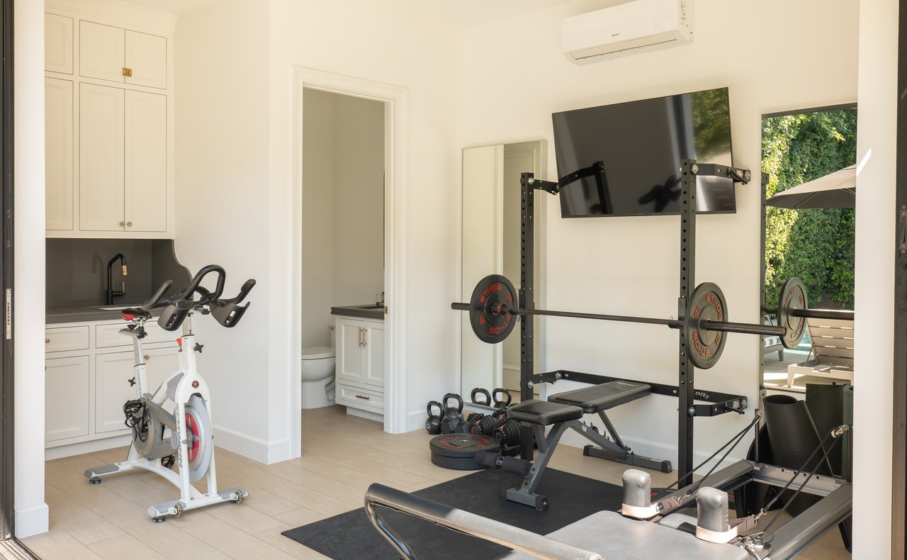 10439 Valley Spring Ln, Toluca Lake