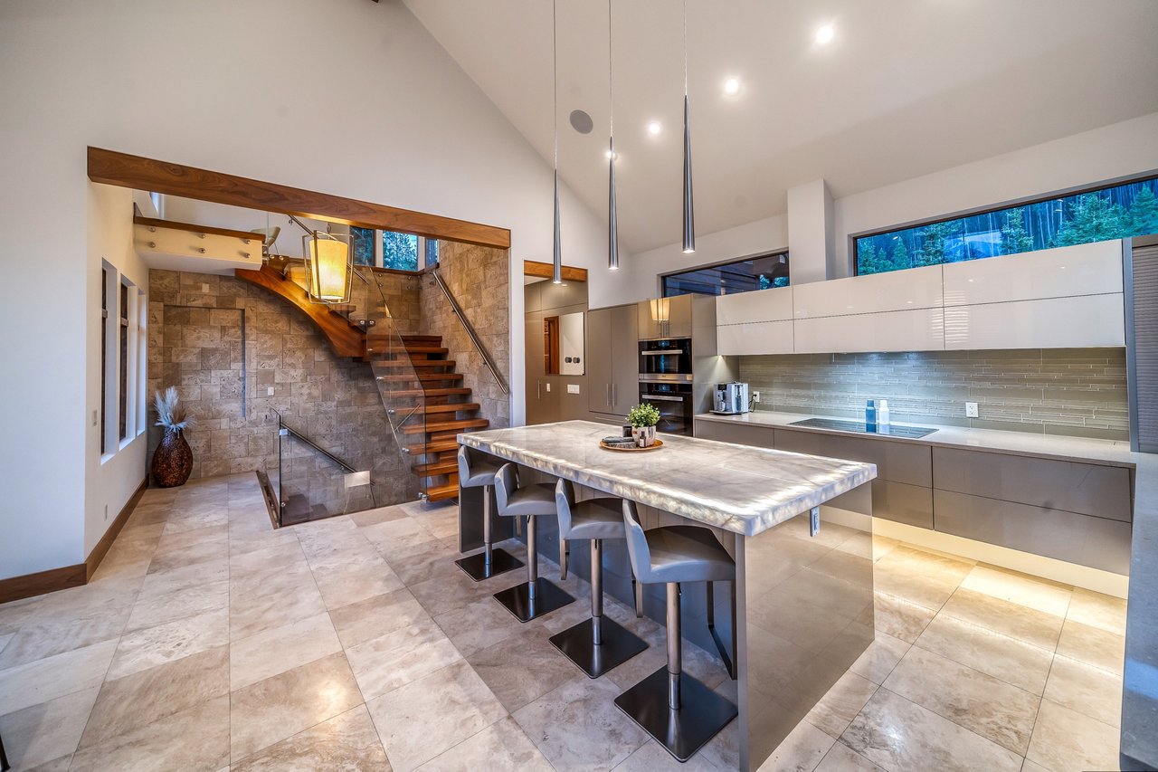 Refined Mountain Living at Cairns Landing