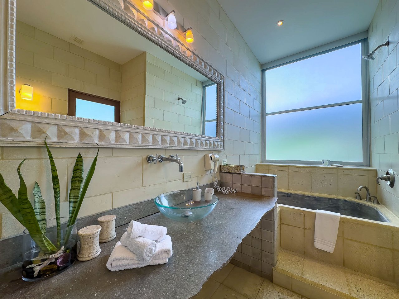 Casa Fantastica Luxury Mountain and Ocean View Villa