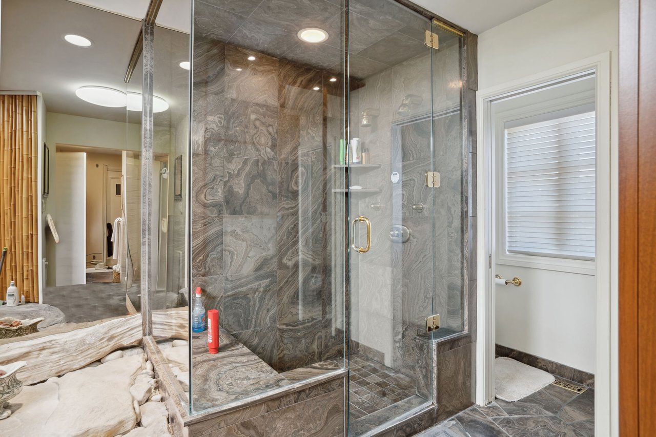 Prestigious Riverview Drive