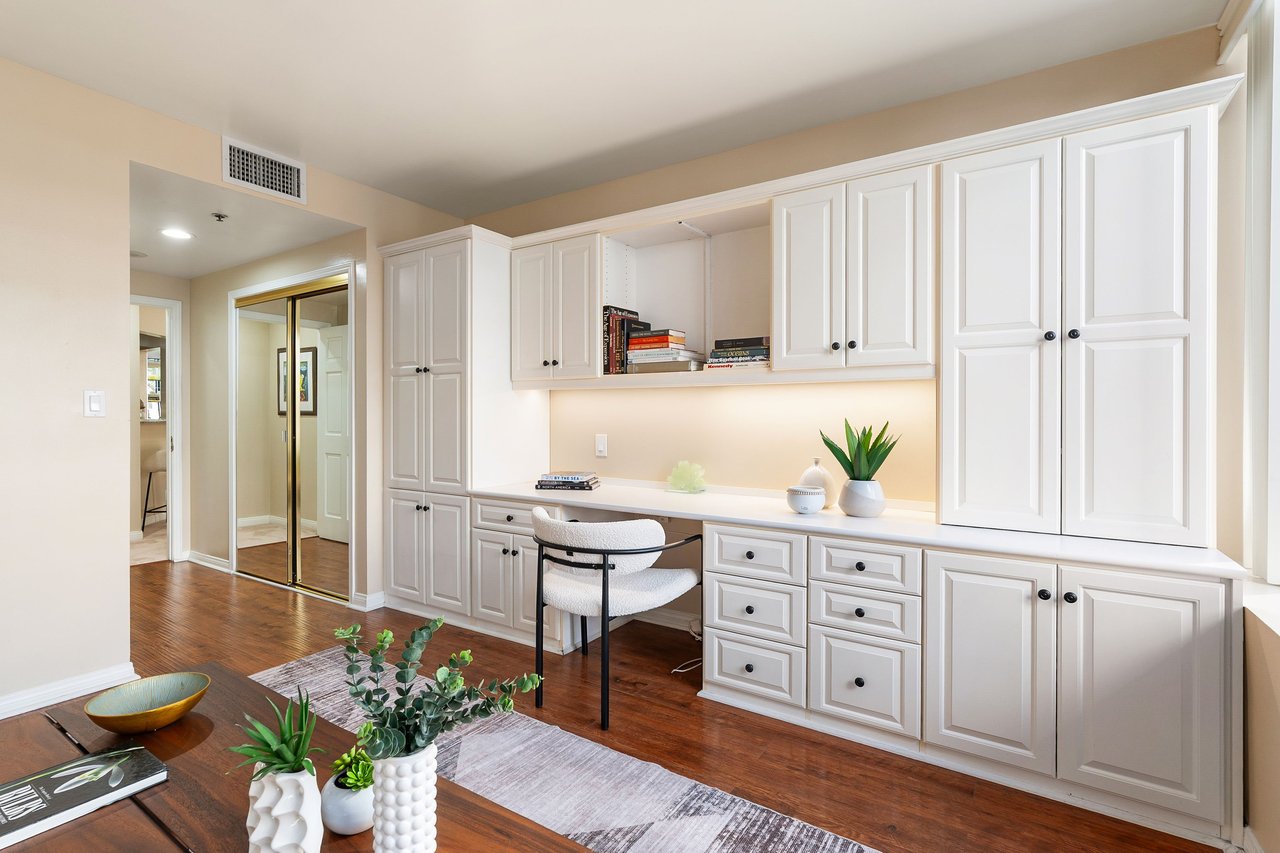 Park Wilshire #406, Wilshire Corridor