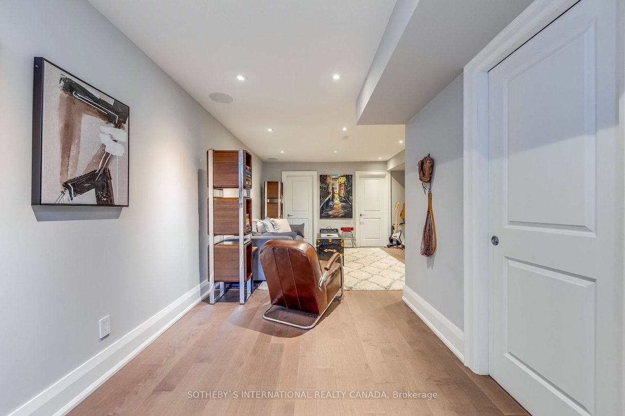 152 Riverdale Ave