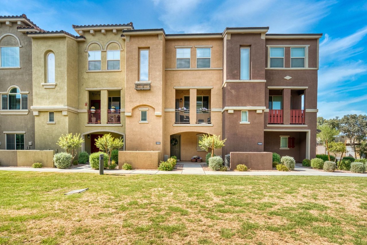 240 W Juniper Ave #1095
