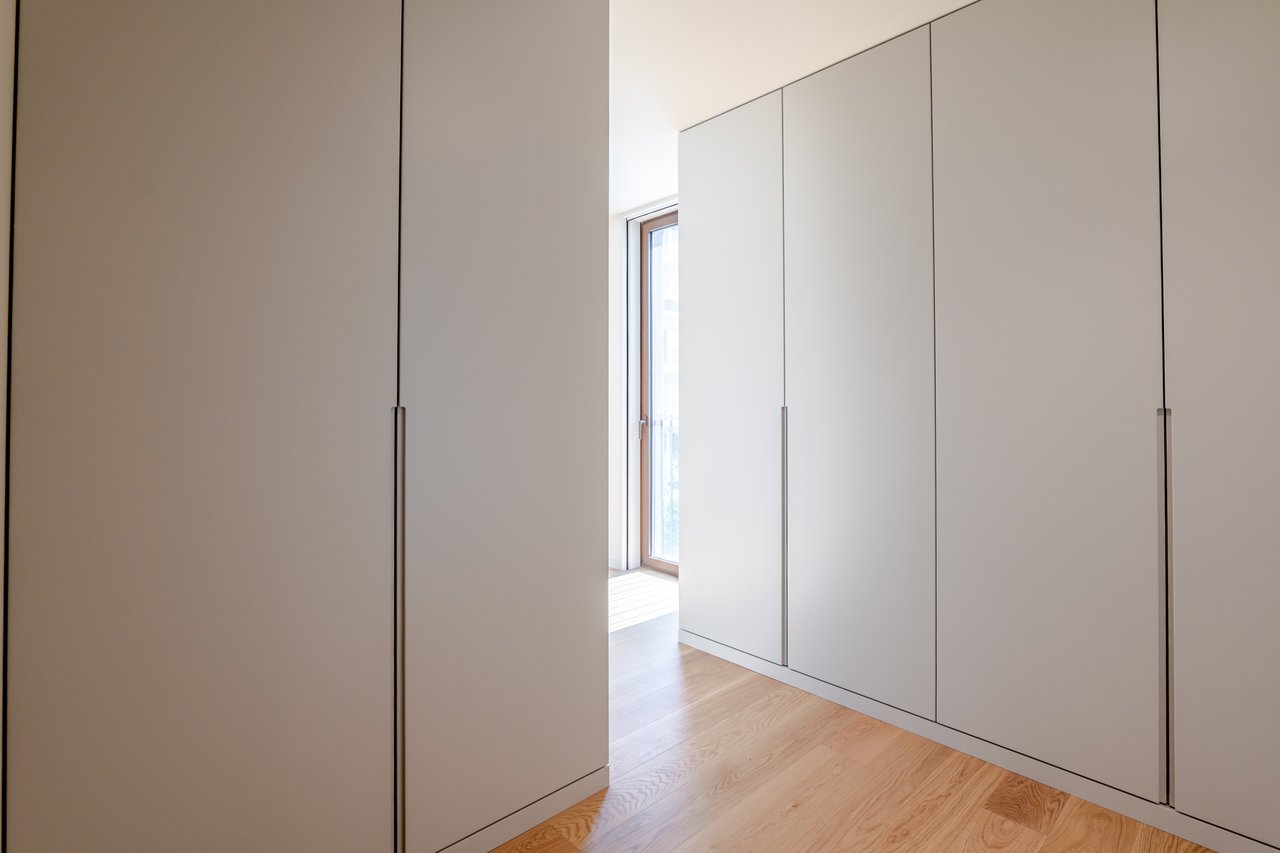 Luxury 4-Bedroom Apartment in Porto