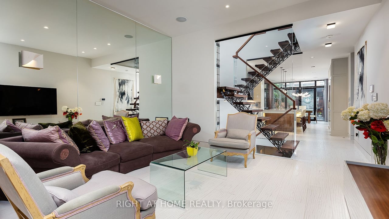 YORKVILLE FORESTY LUXURY