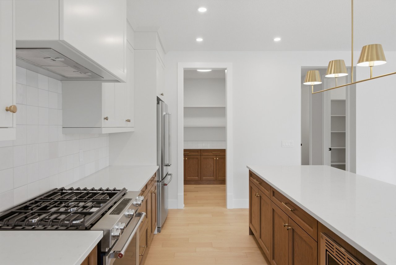 378 Bessborough Drive SW