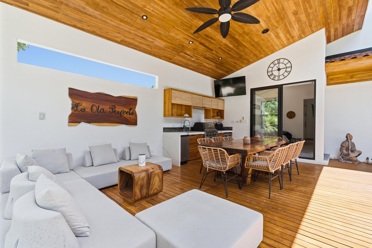 Casa La Ola Perfecta | Luxury 5-Bedroom Home with Pool Near the Beach in Hacienda Pinilla