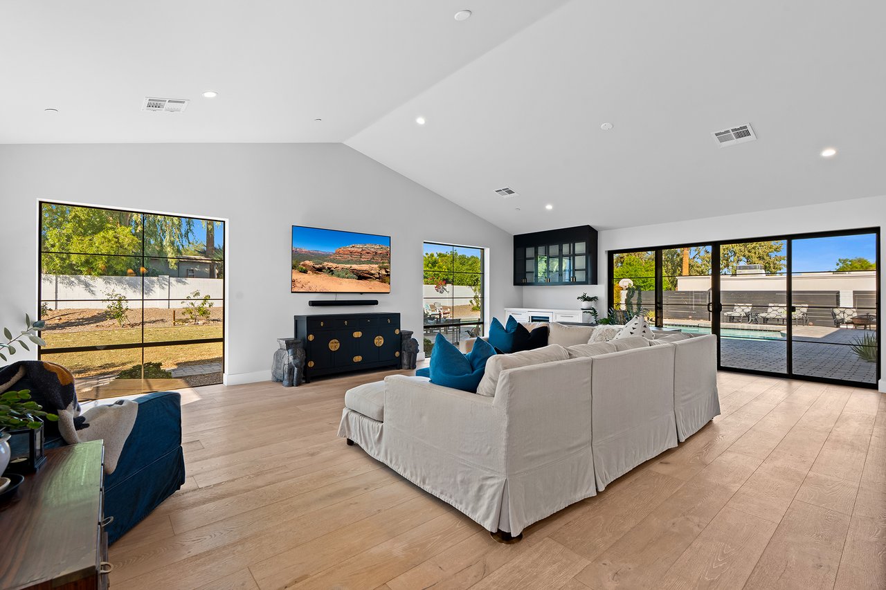 3842 E SAN MIGUEL Avenue, Paradise Valley