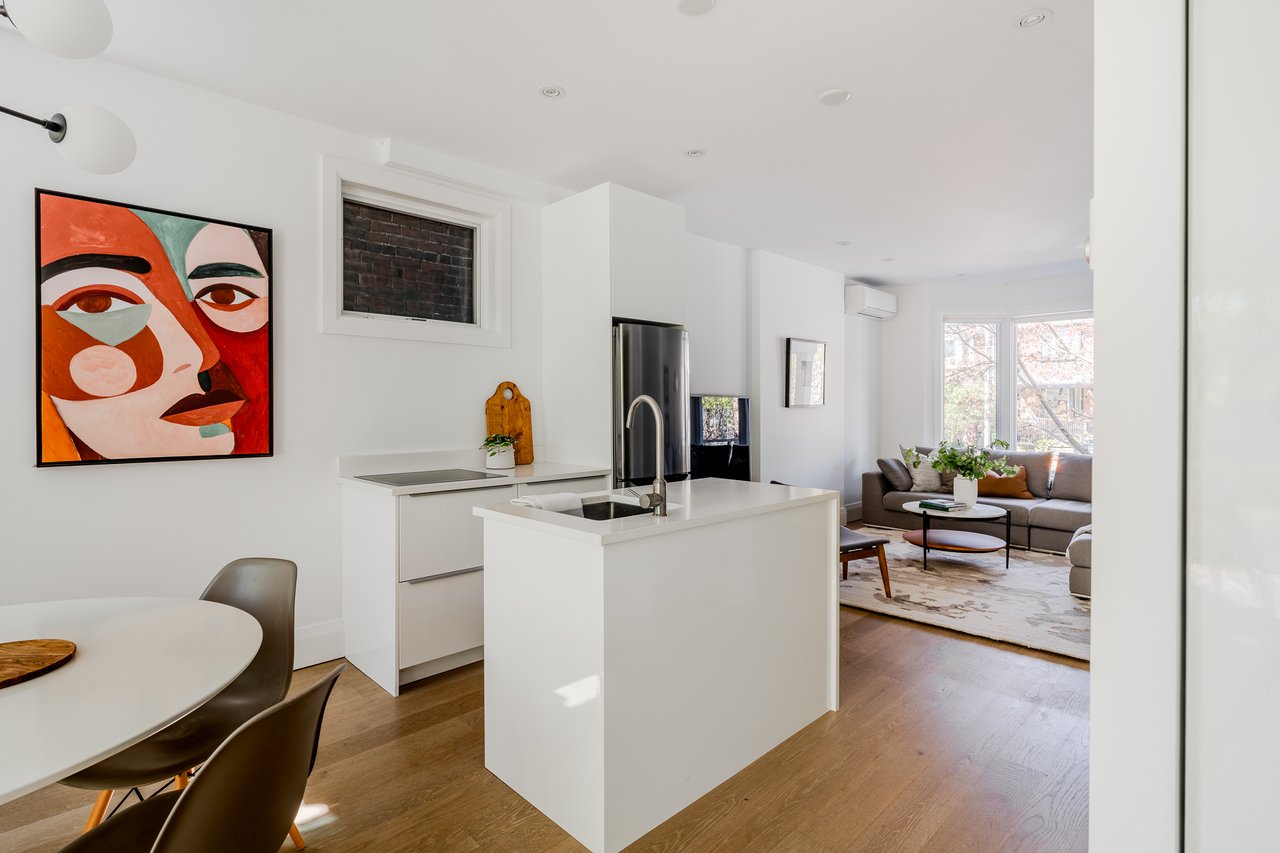 389 Woodbine Ave