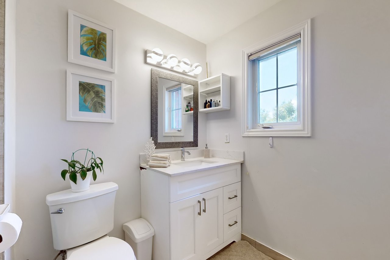 851 Clemens Crescent