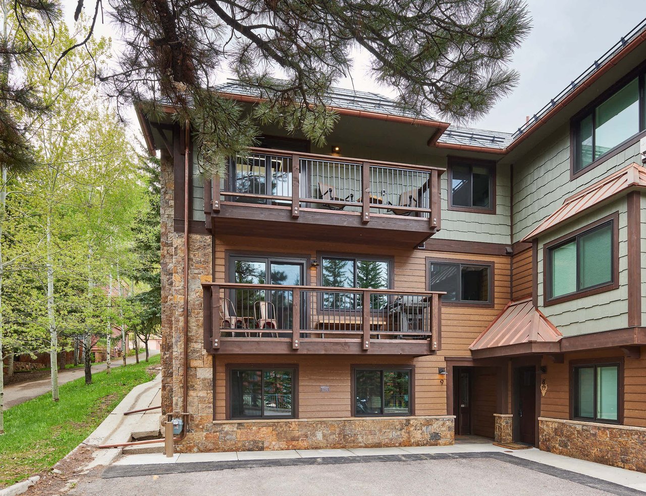 Classic Townhome close to the Silver Queen Gondola  