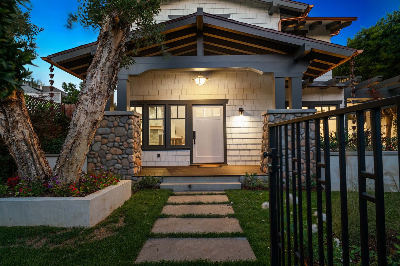 1520 N Sierra Bonita Ave, Sunset Square