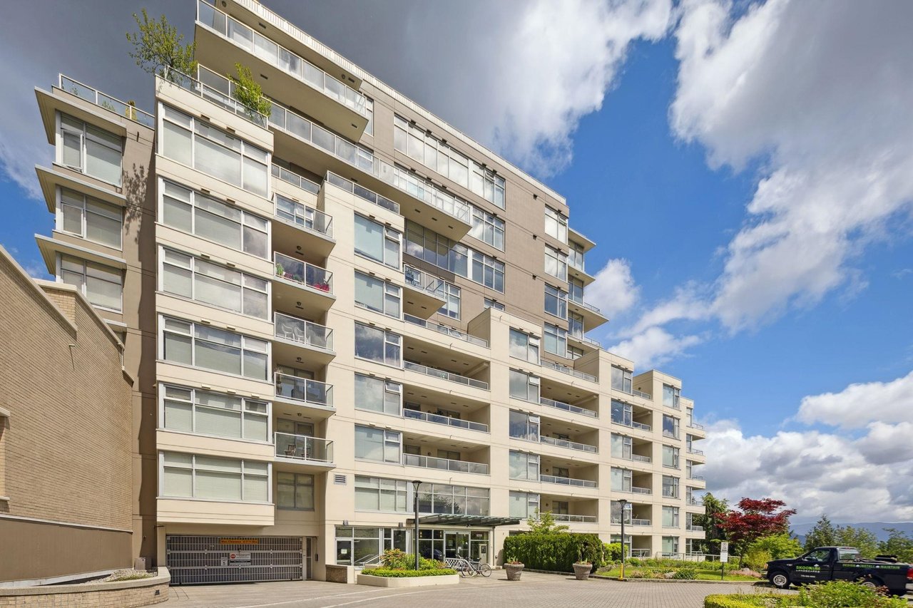 606-9288 University Cres