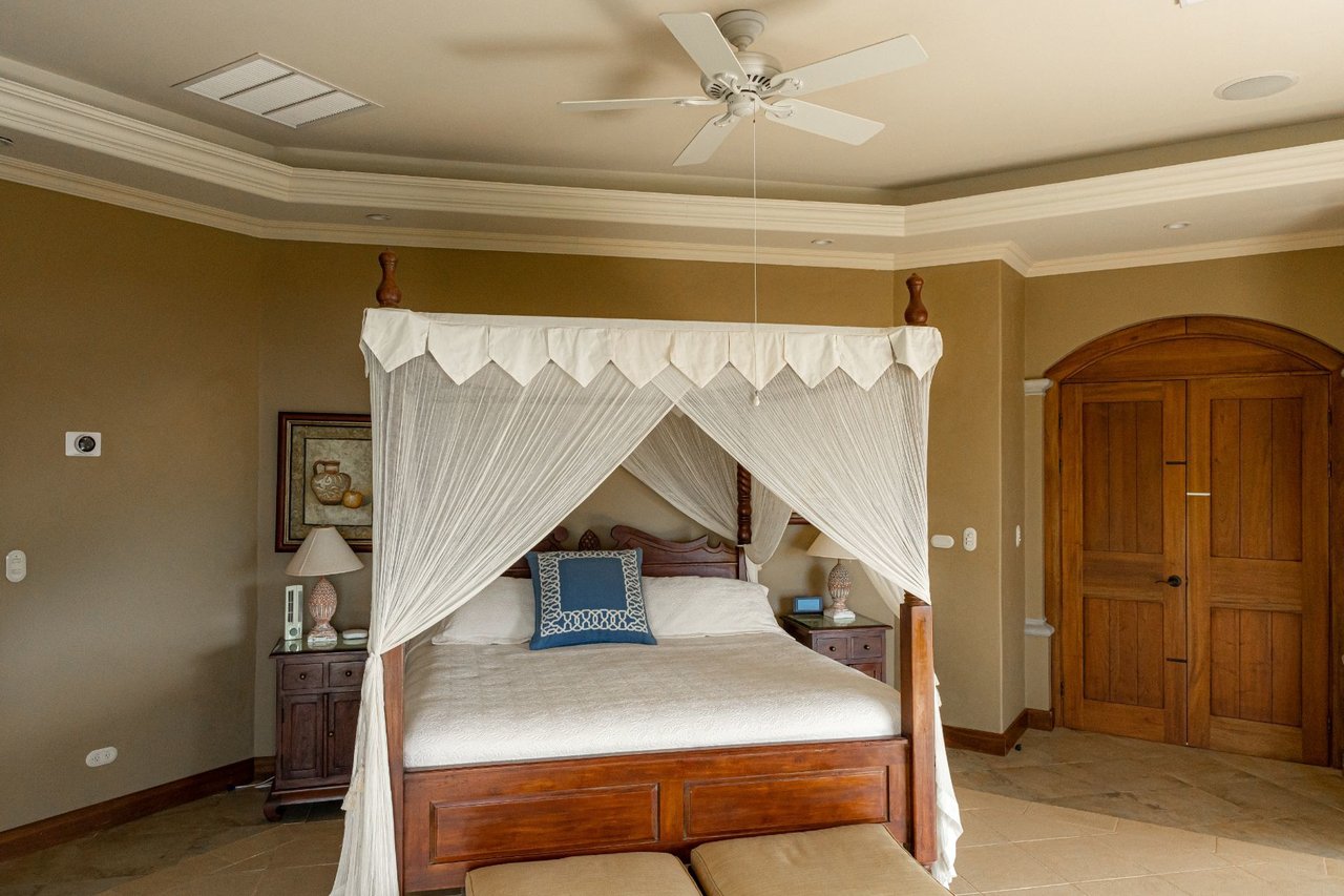 Colonial Ocean View Villa, Dominical, Puntarenas