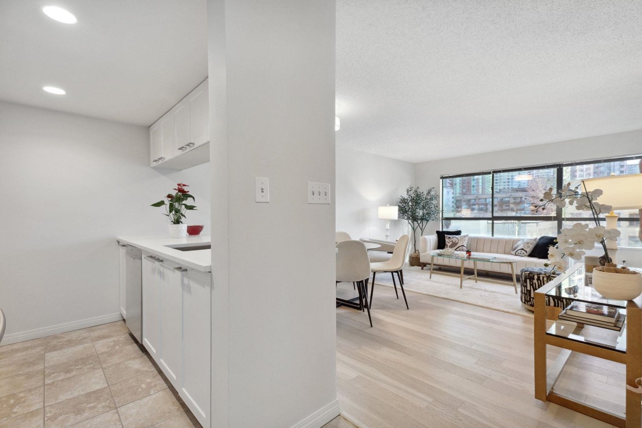 409-1060 Alberni St