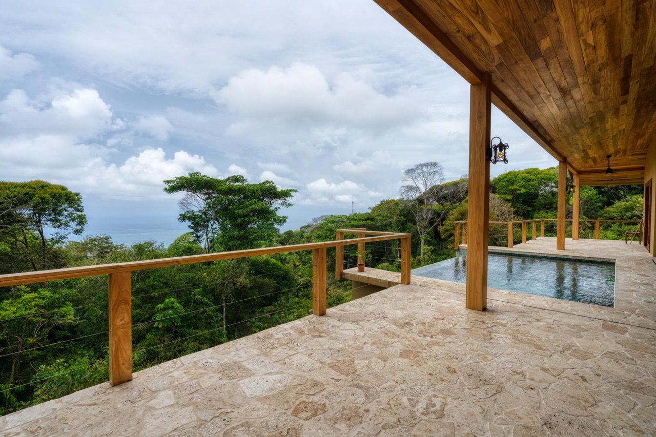 New 4 Bedroom Ocean View in Escalares