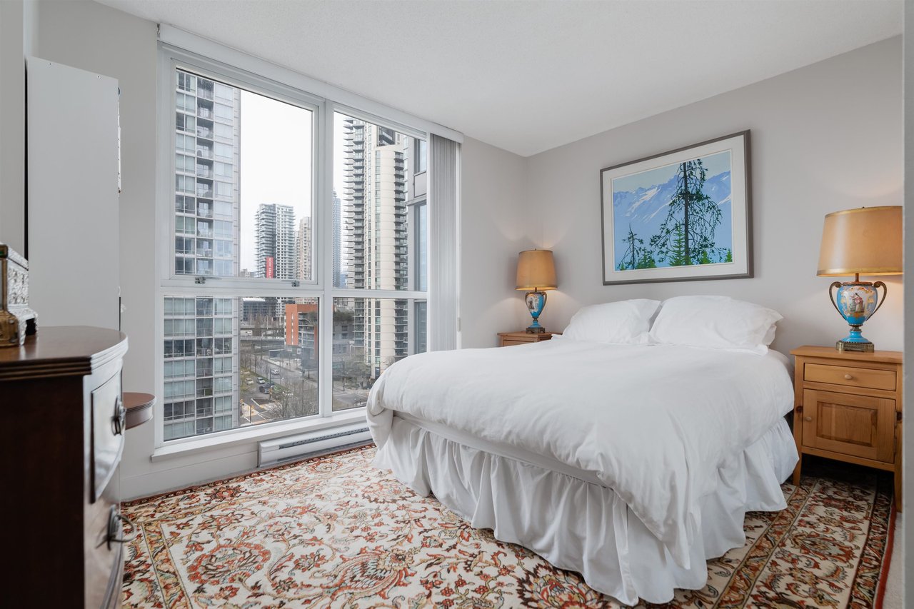 1203-1408 Strathmore Mews