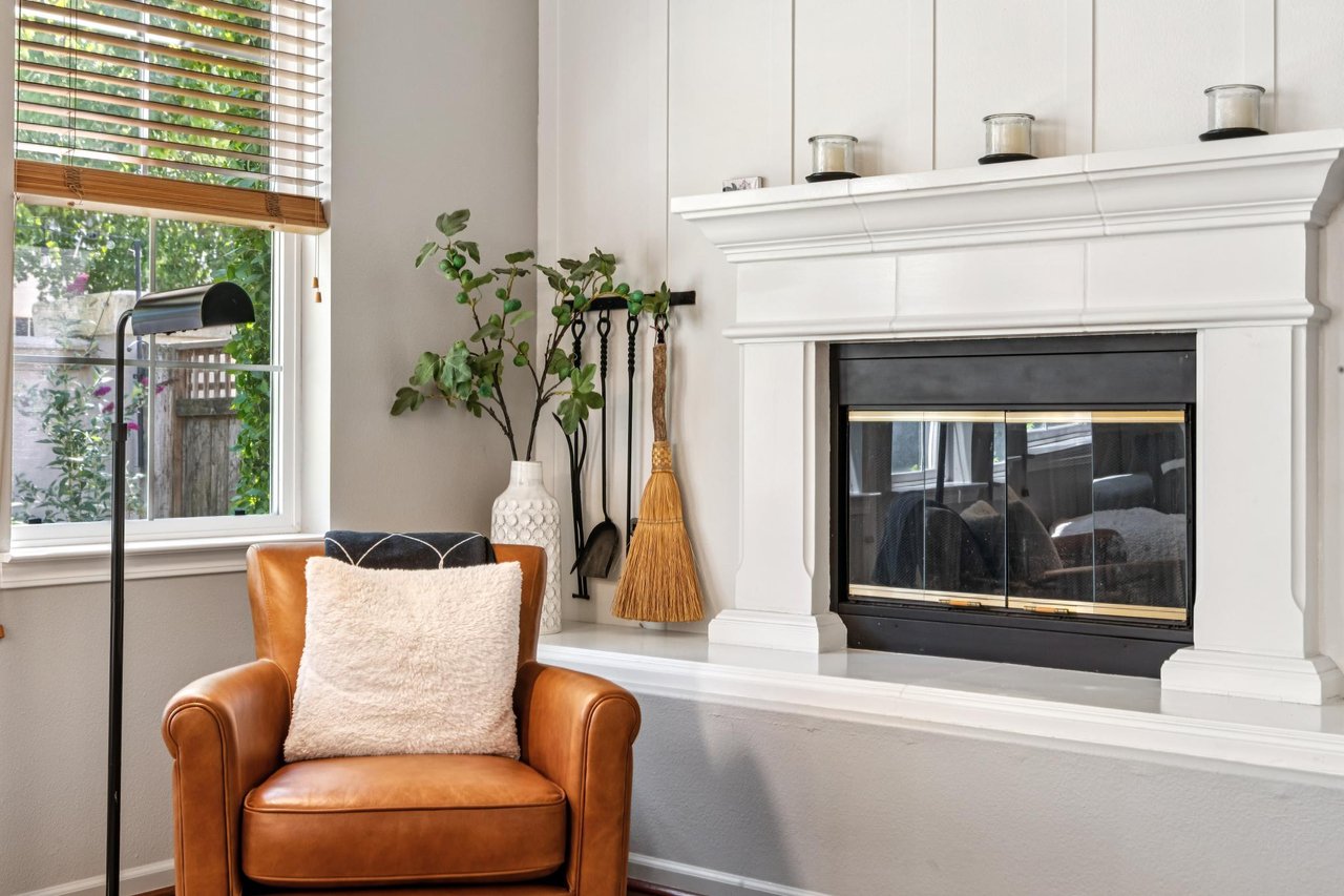 Beautifully appointed living room with upscale finishes and timeless design in Hamilton's Traditions community.