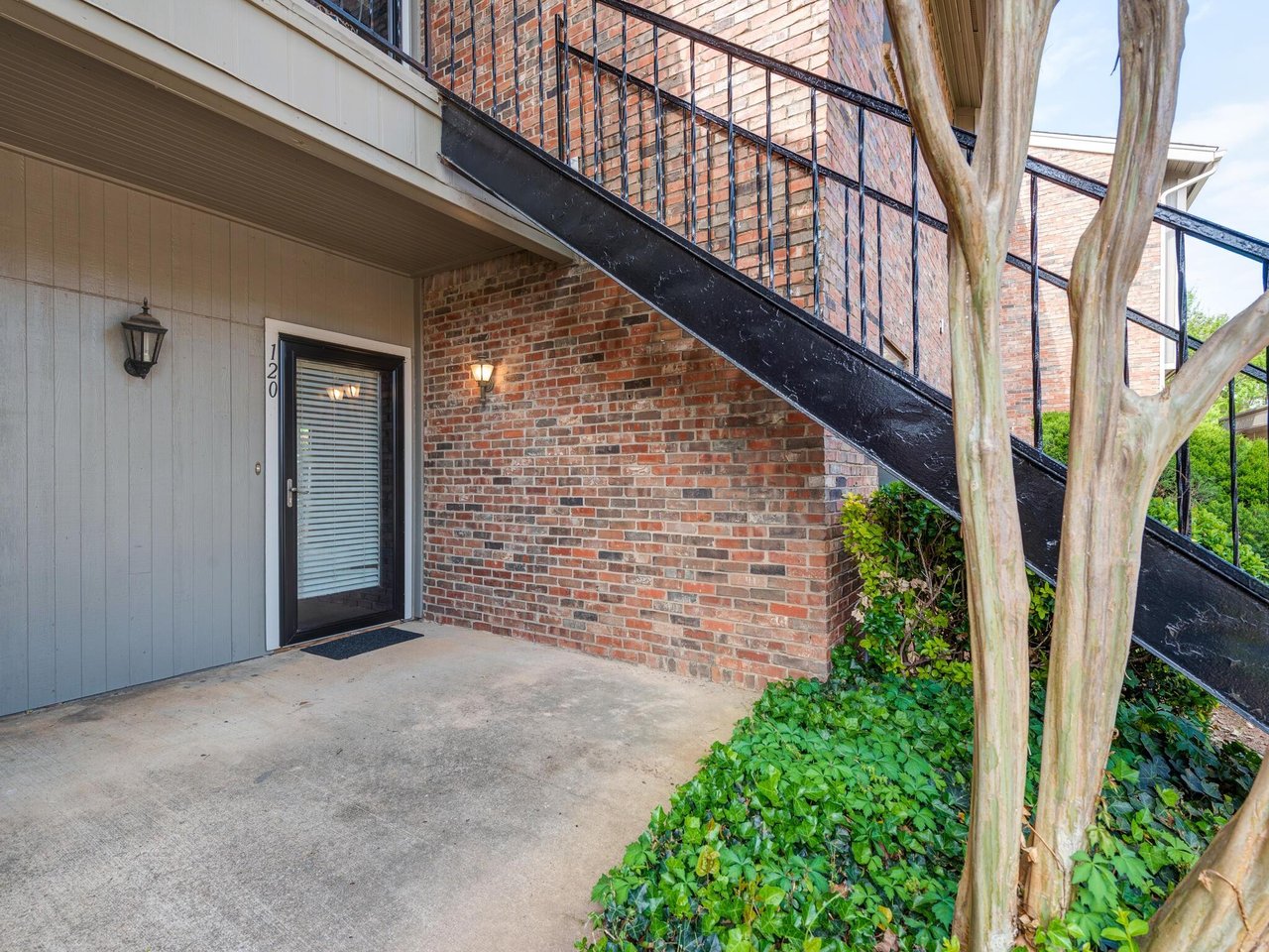 401 Pebble Way