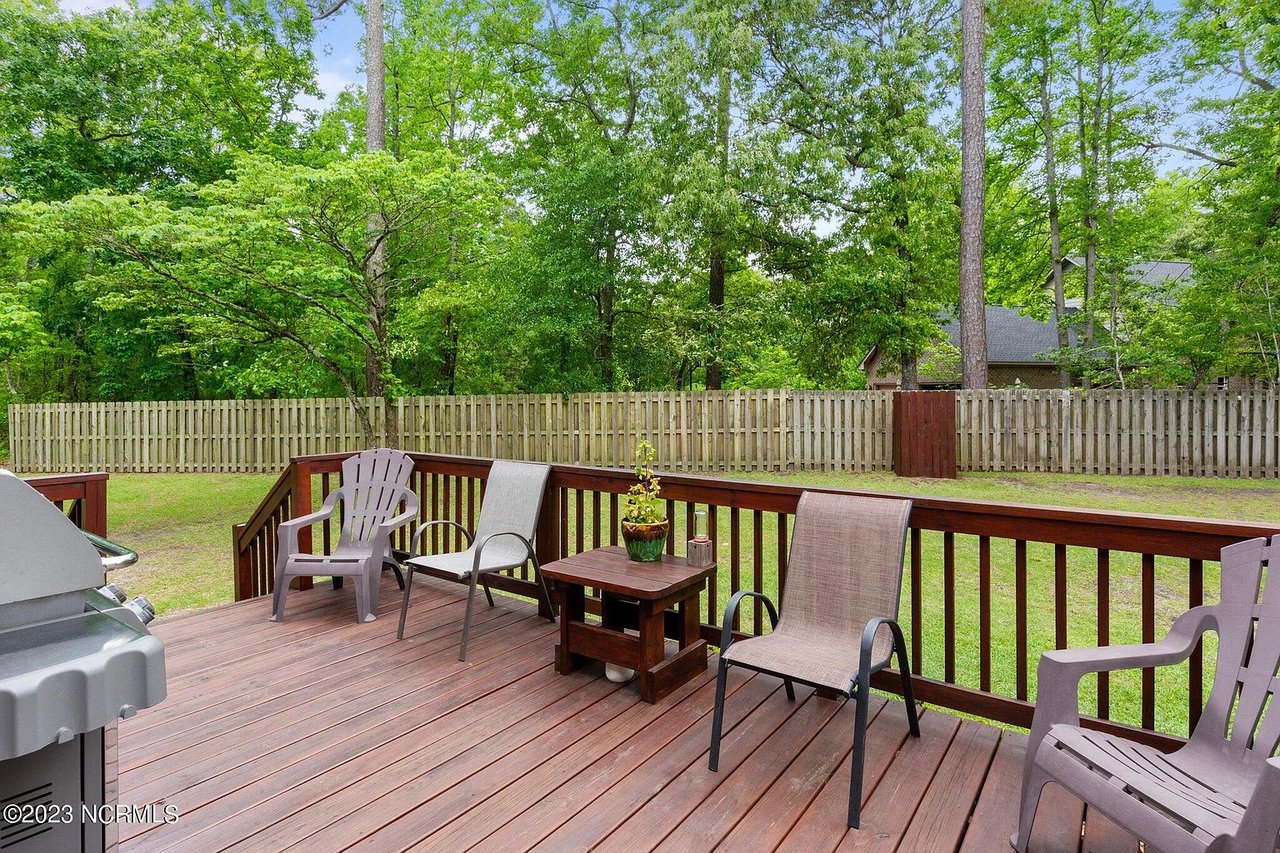 329 Creekview Dr