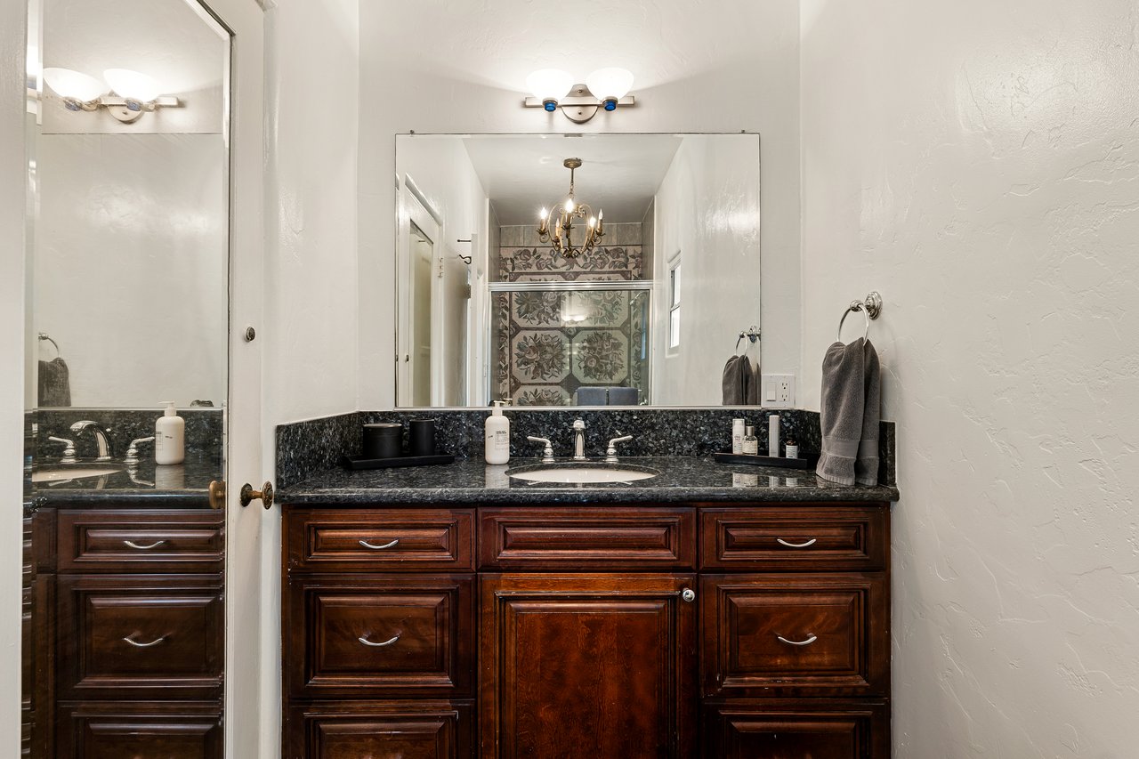 1512 Sunset Plaza Dr, Sunset Strip