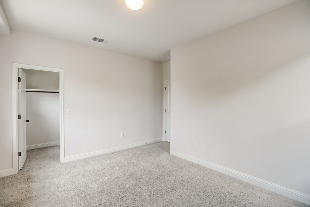 Spacious 4-Bedroom Home in The Preserve at Four Points – A+ School District, Open Floorplan, Luxurious Primary Suite, Covered Patio, and More!