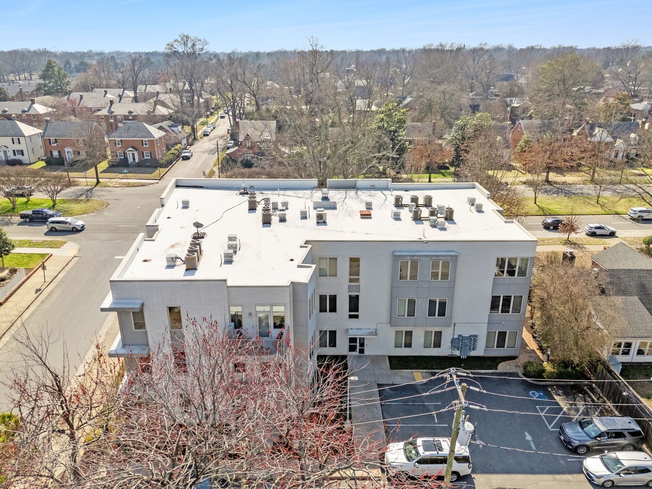 3900 Monument