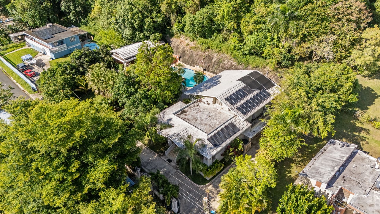 Luxury Income-Producing Estate | Carolina, Puerto Rico