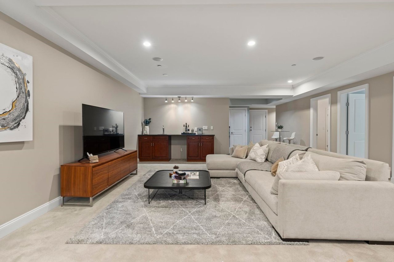 2055 W 53rd Ave