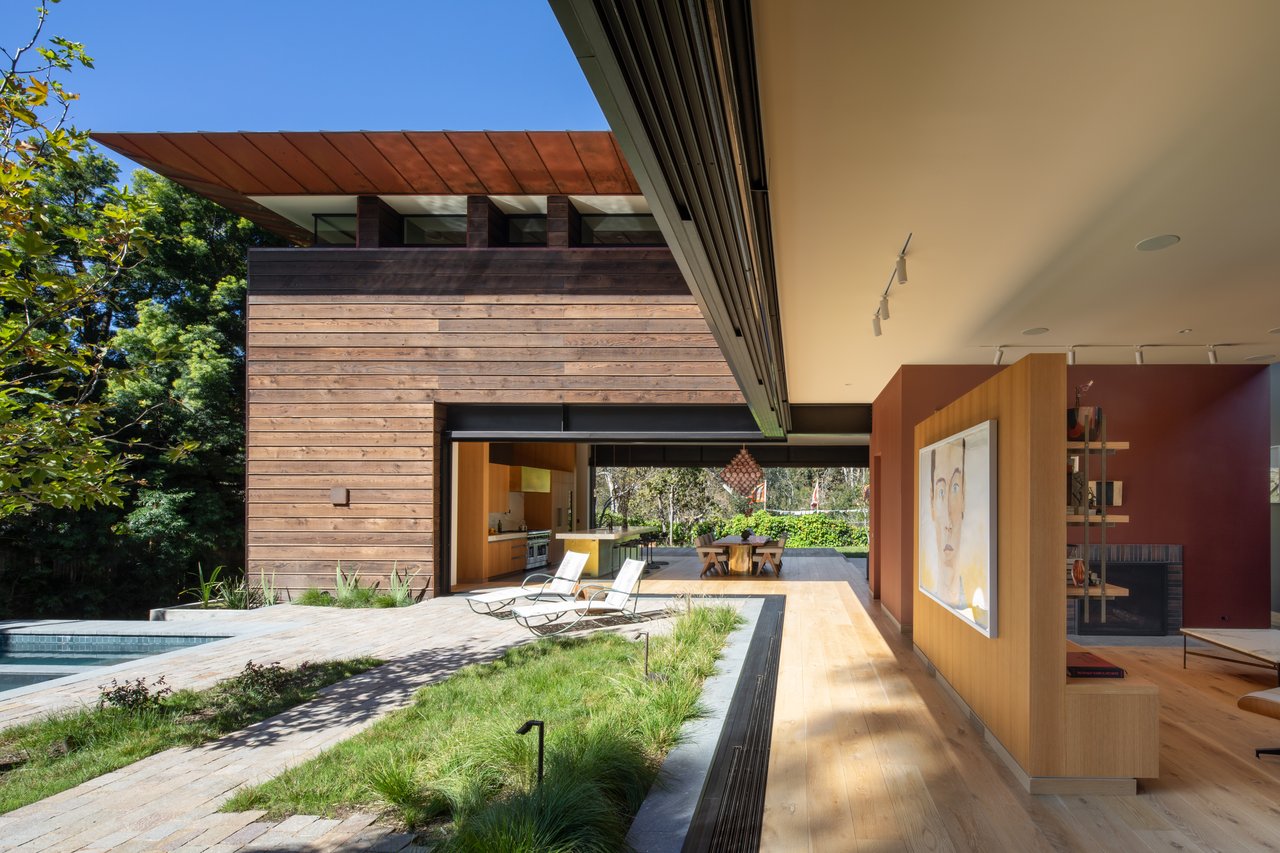 527 Latimer Rd, Santa Monica 