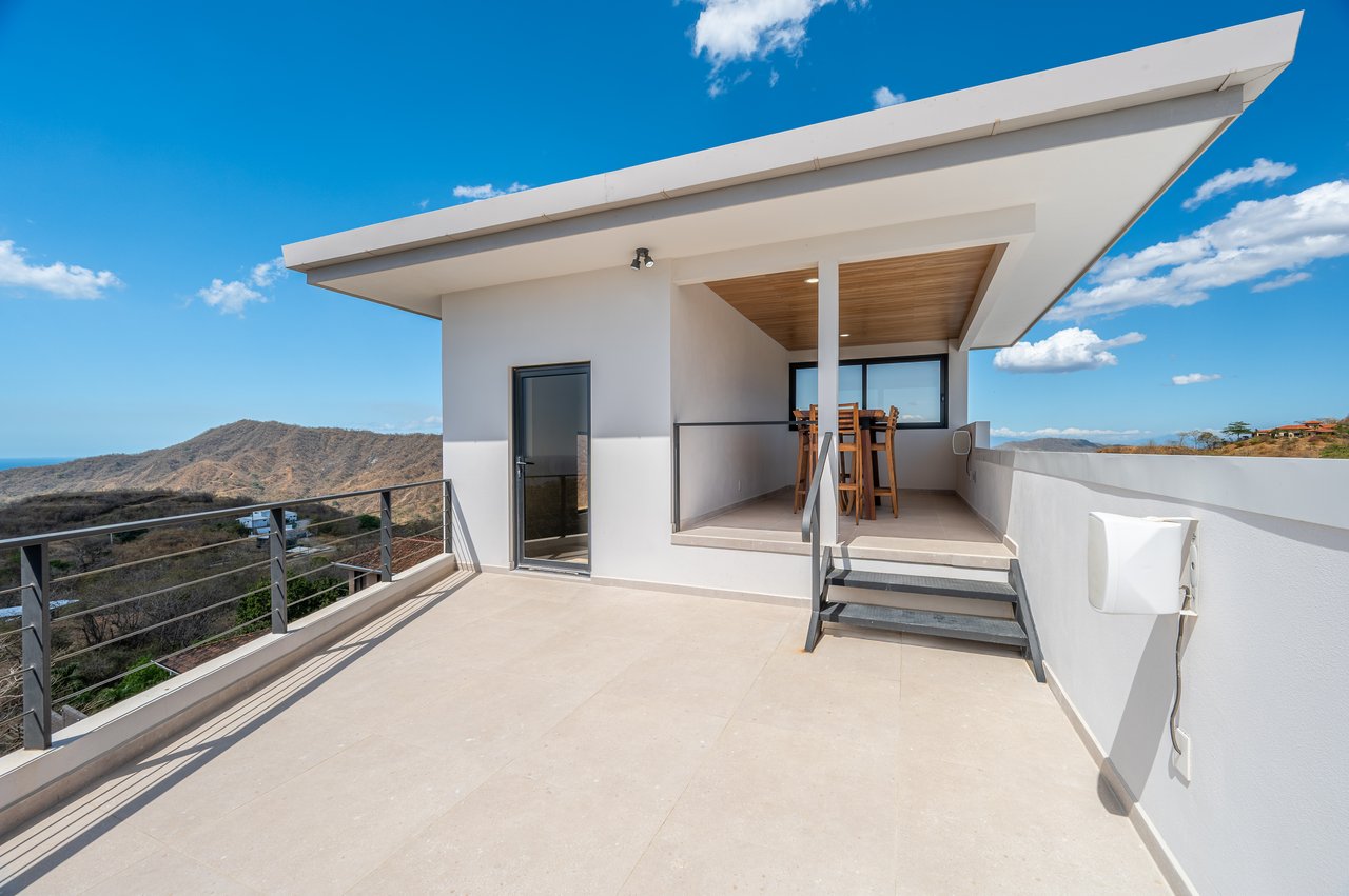 Casa En Las Rocas | Spectacular Ocean-View Home in Pacific Heights
