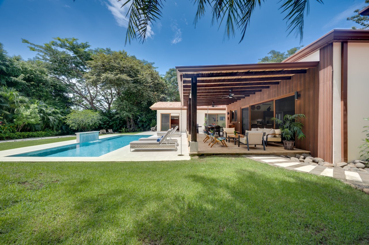 Casa Pachote | Exquisite 4-Bedroom Luxury Home in Hacienda Pinilla’s Reserva de Golf