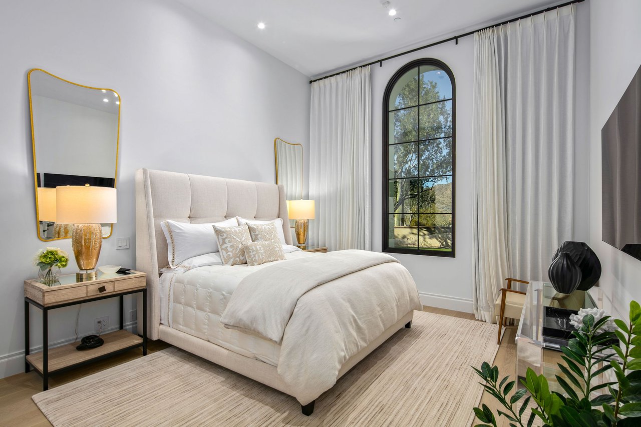 10927 E Windgate Pass Drive, 1519