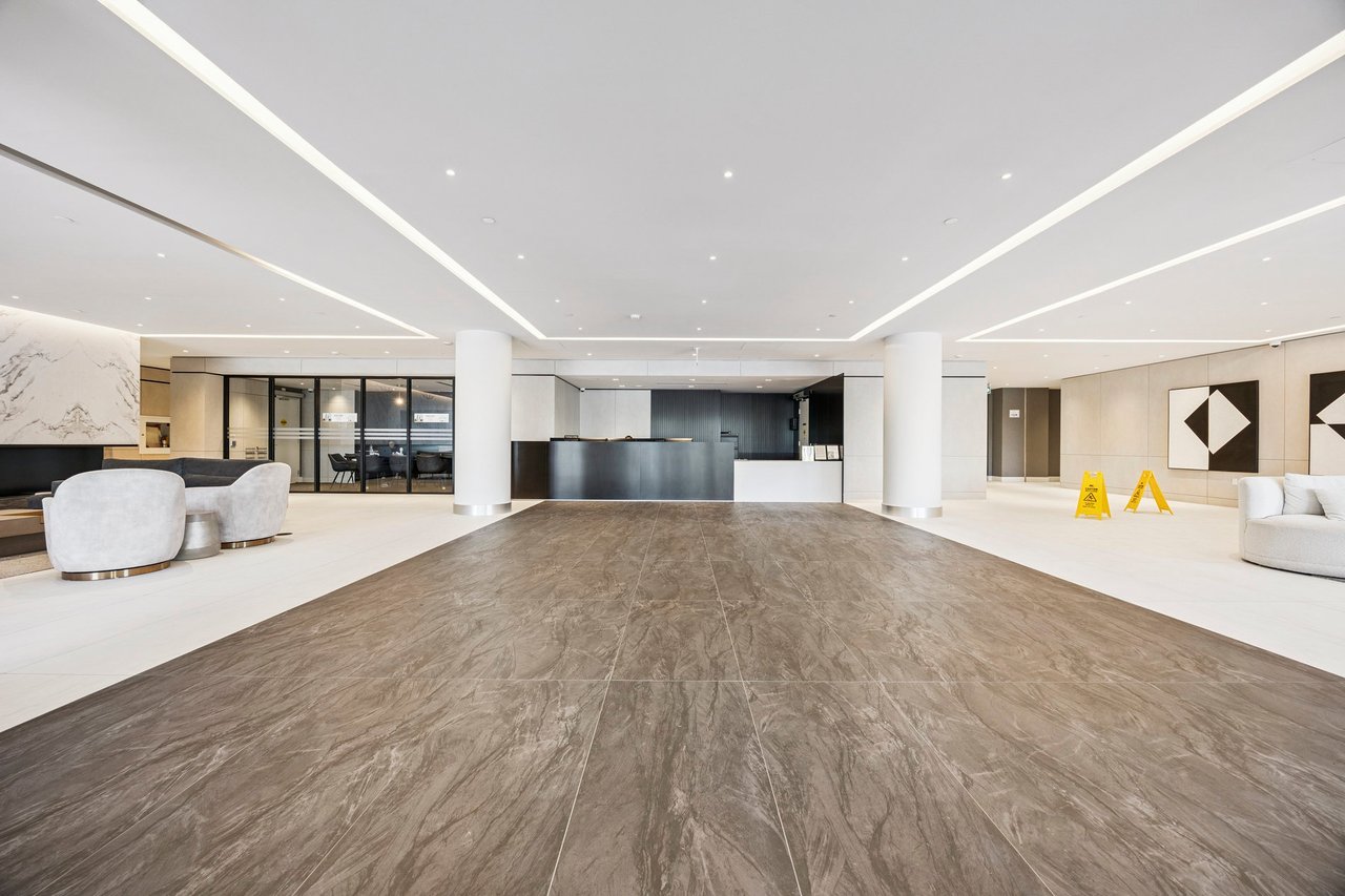 50 Upper Mall Way #2109