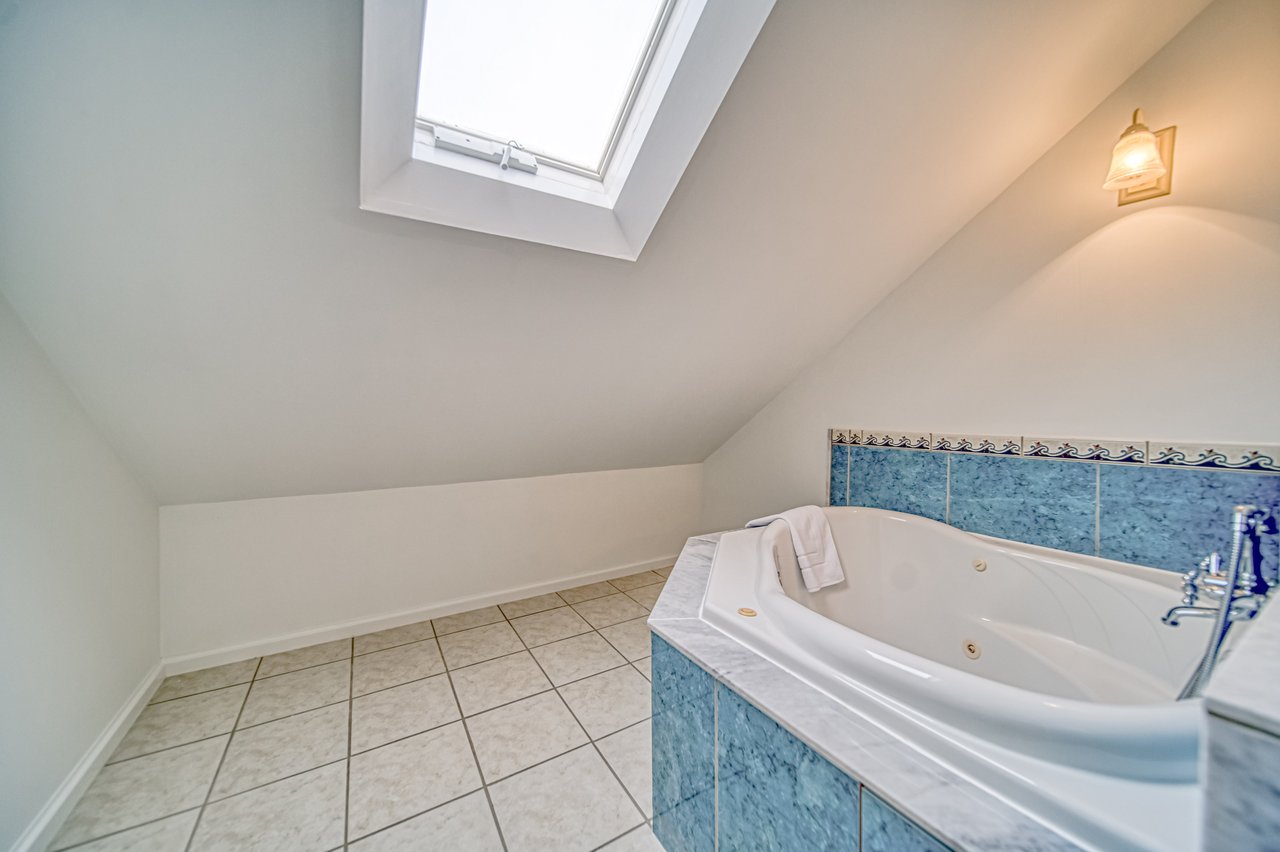 155 Woodbine Ave #5, Toronto
