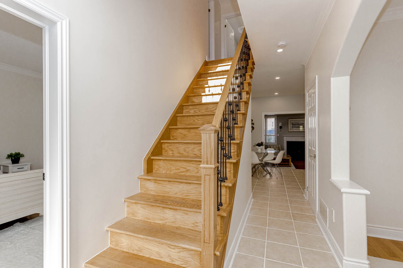 7108 Gablehurst Crescent