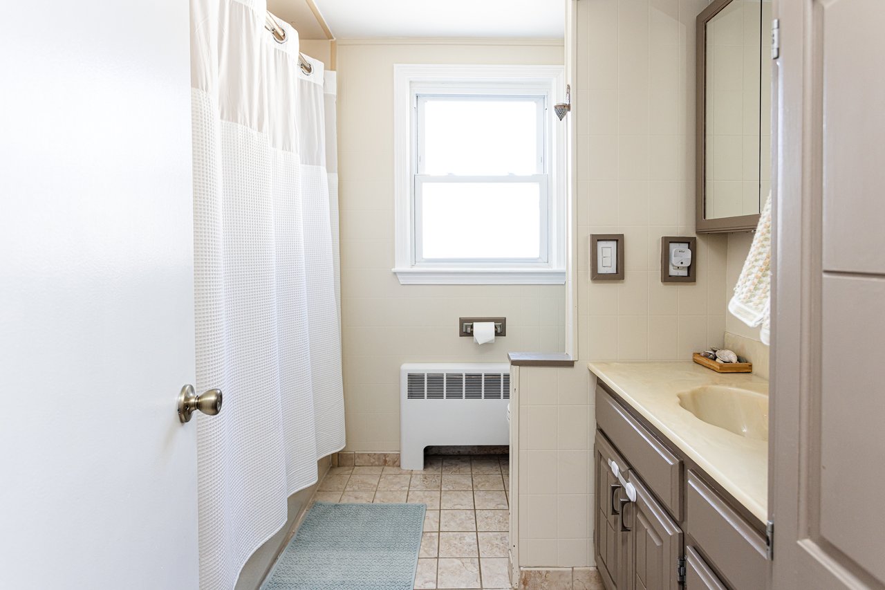 2 Linden Street, Middletown, RI 02842