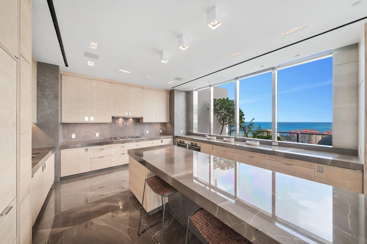 Apogee Penthouse