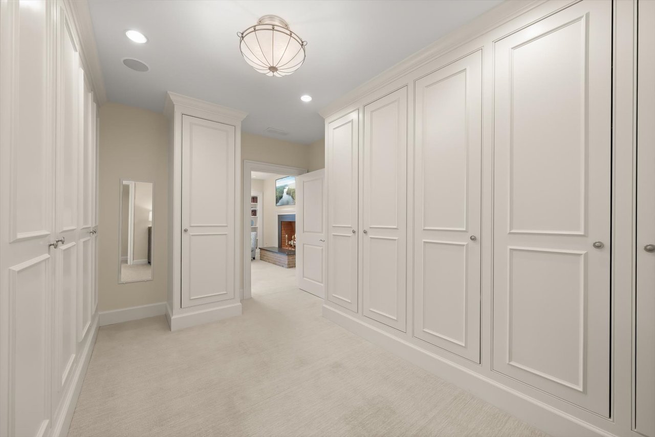 654 Round Hill Road