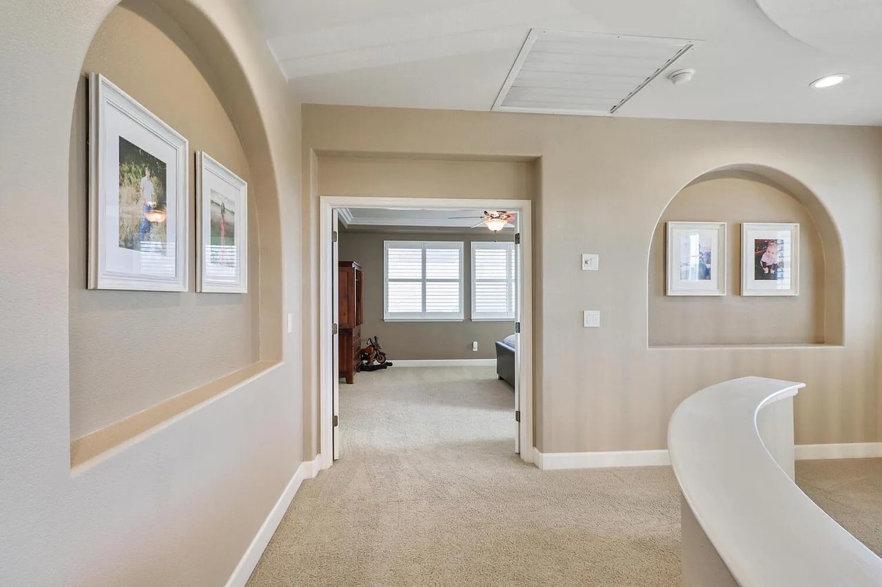 2200 Red Hawk Ct