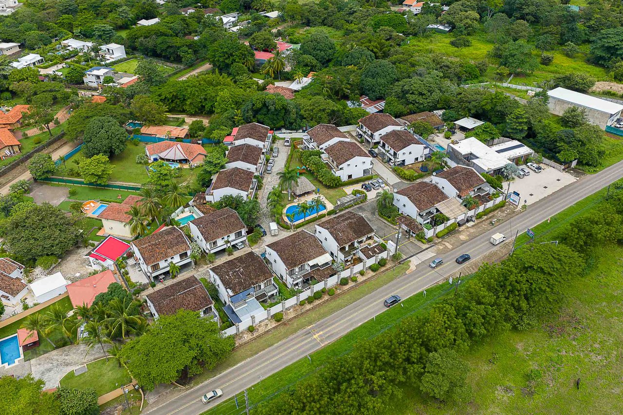 El Sandal #9 | 3 Bedroom Townhome, 10 Mins to the Beach - Seller Financing Available!