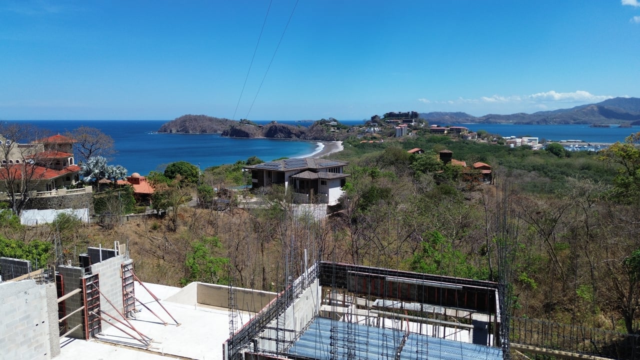 Villa Escondida - 6 Master Suite Ocean-View Home - Playa Flamingo