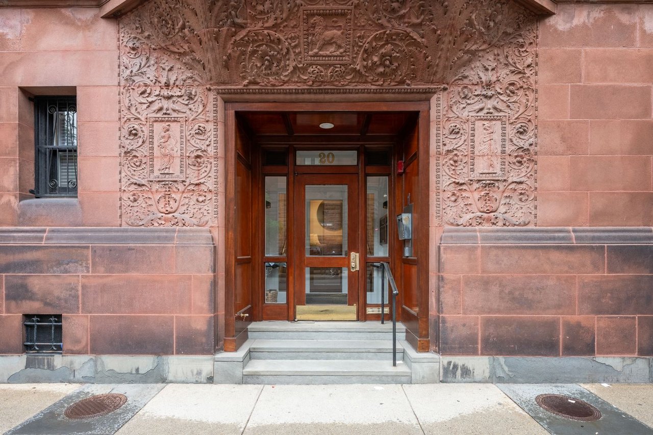 20 Gloucester St #3