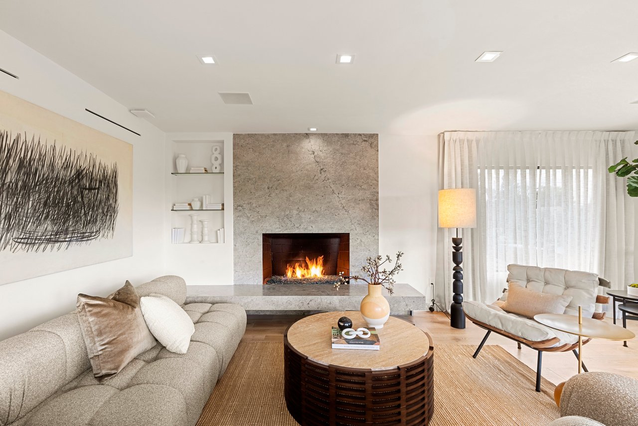 4977 Brewster Dr, Tarzana