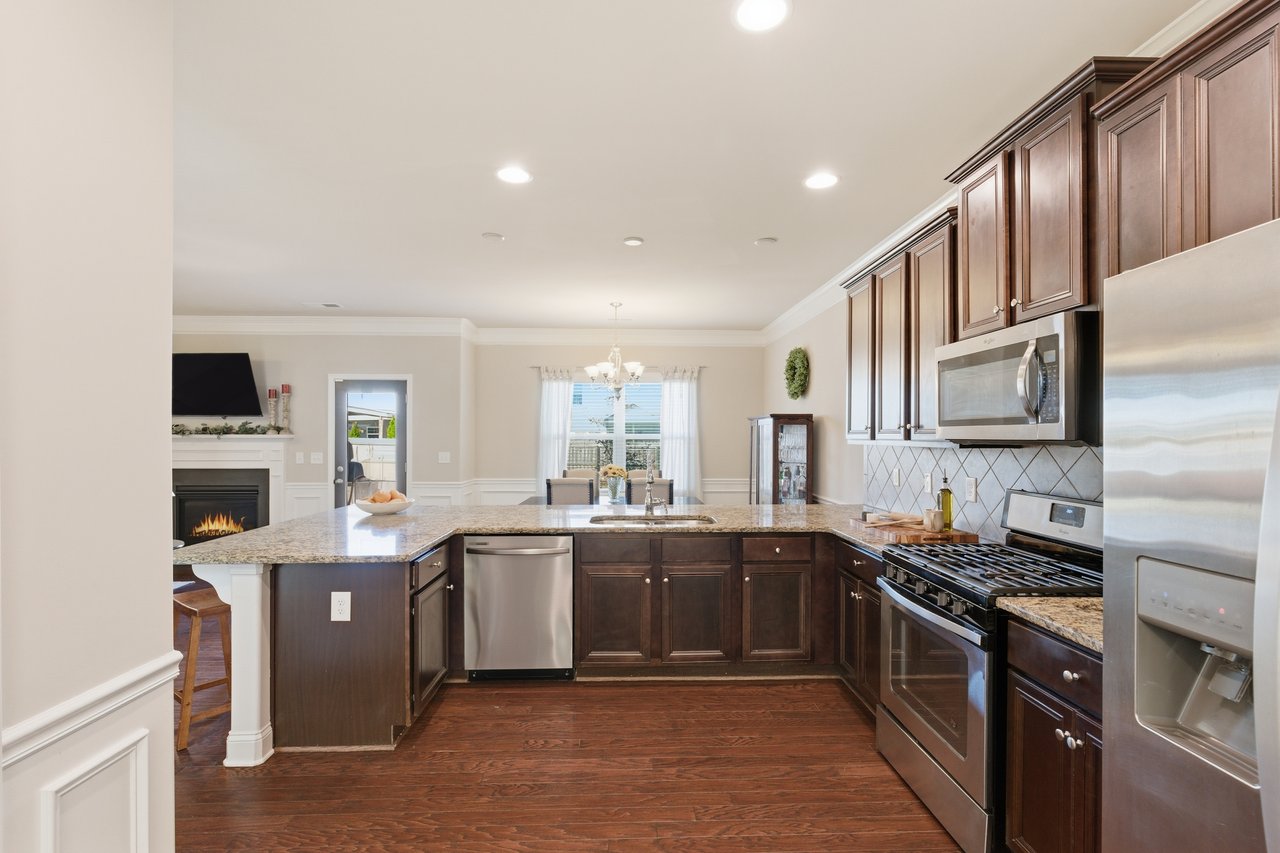 24 Dunsborough Drive