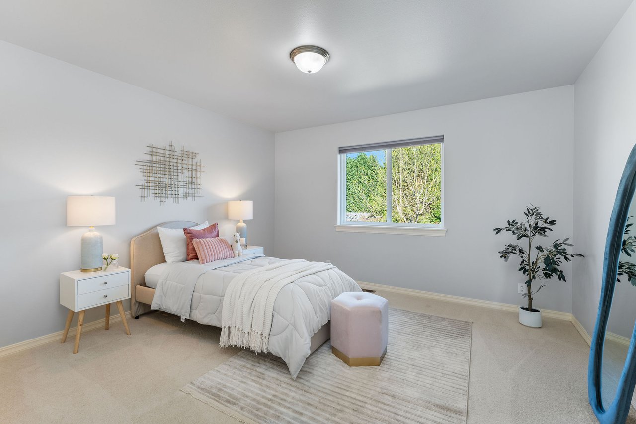 202 Chelan Ct NE