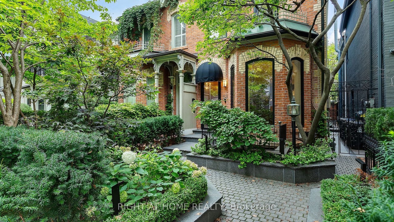YORKVILLE FORESTY LUXURY