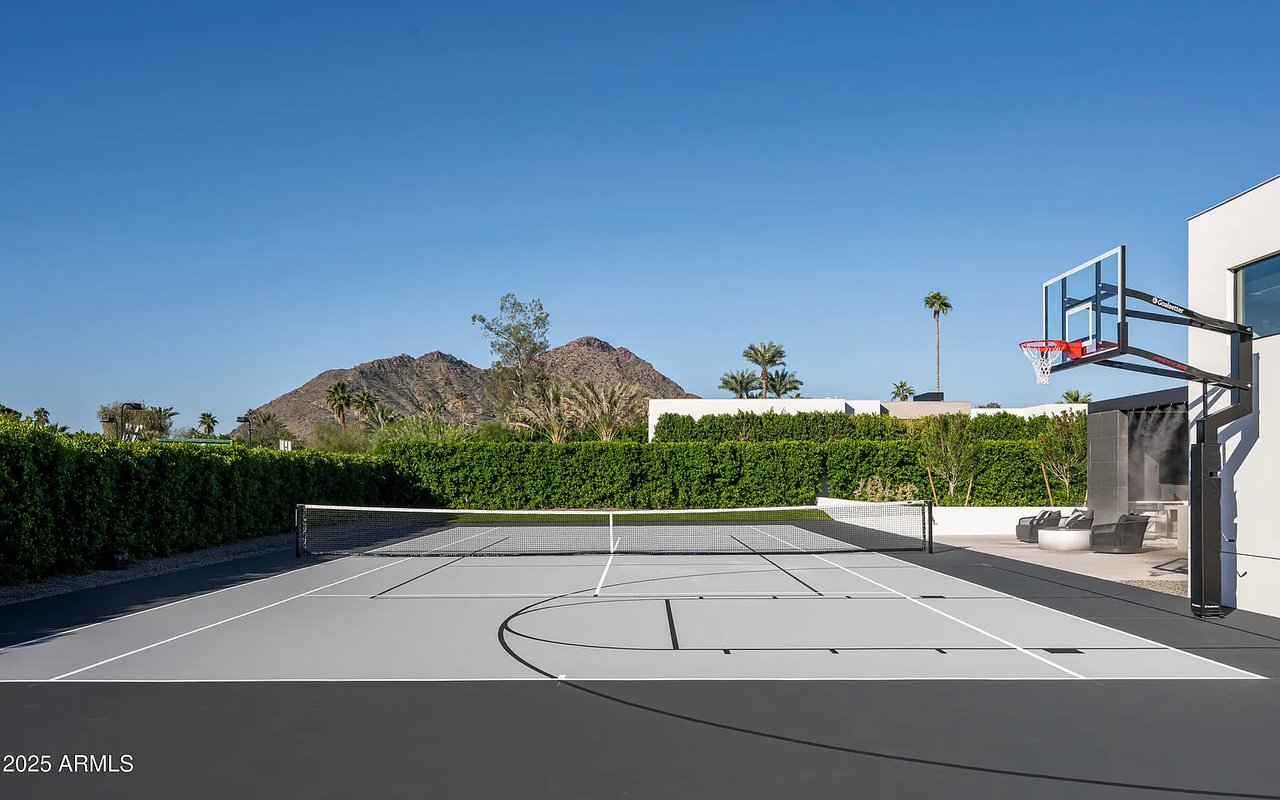 6911 E Jackrabbit Rd