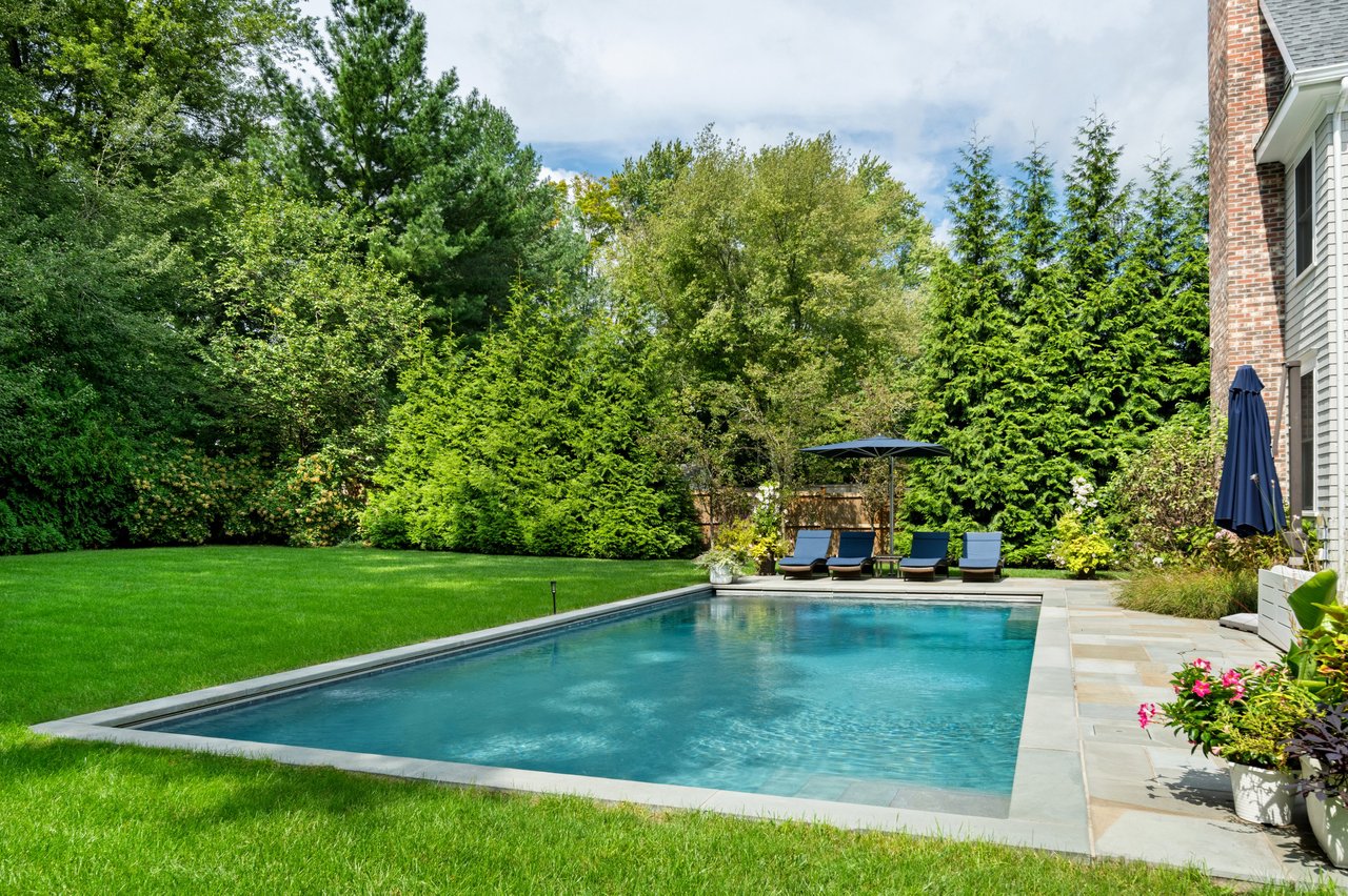 2 Brook Lane, Westport