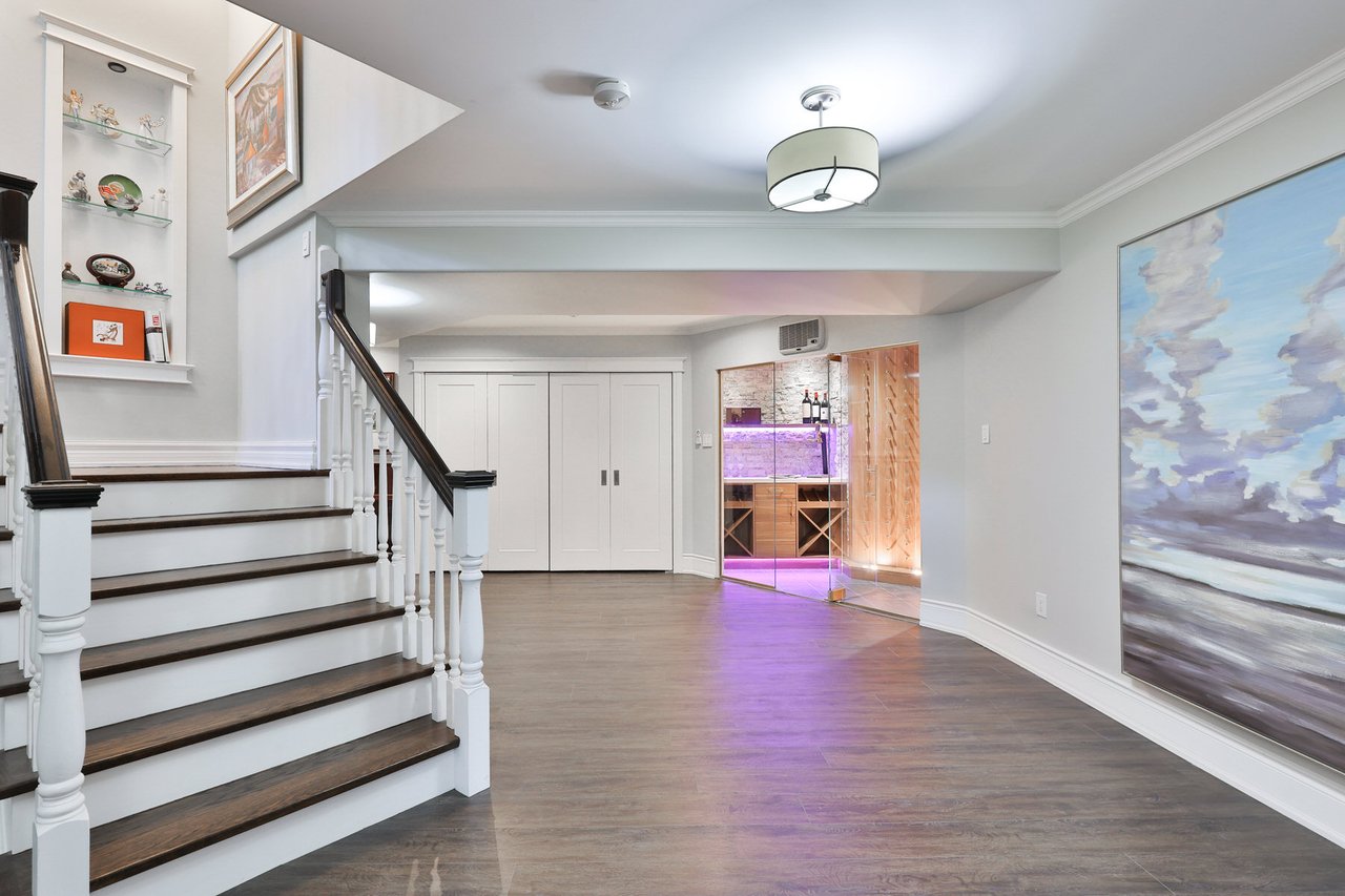 1277 Woodeden Dr